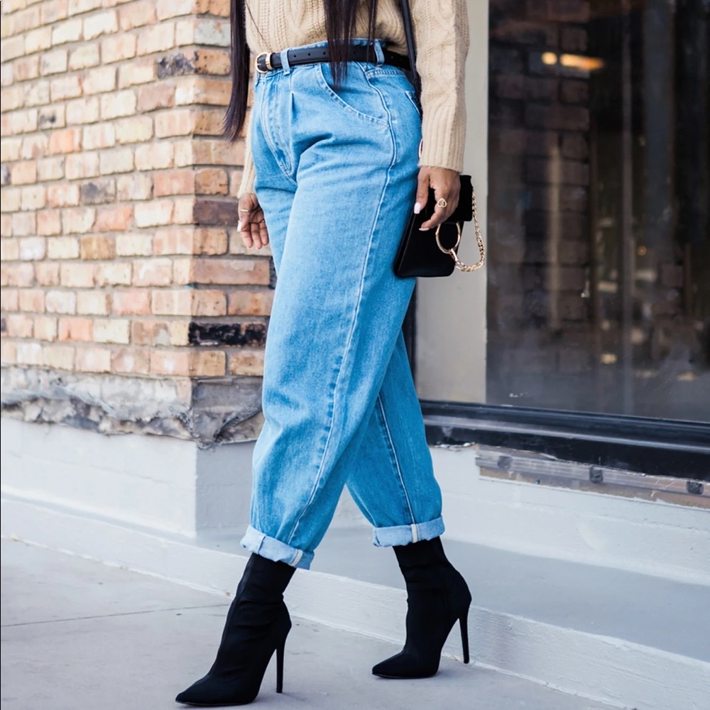 NWT Fashion Nova Daydreaming High Rise Mom Jeans Medium Wash